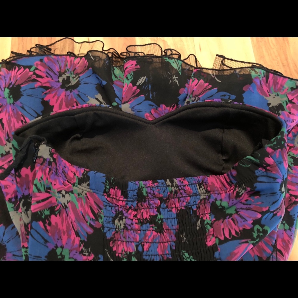 Floral knee length dress wedding guest - Picture 4 of 5